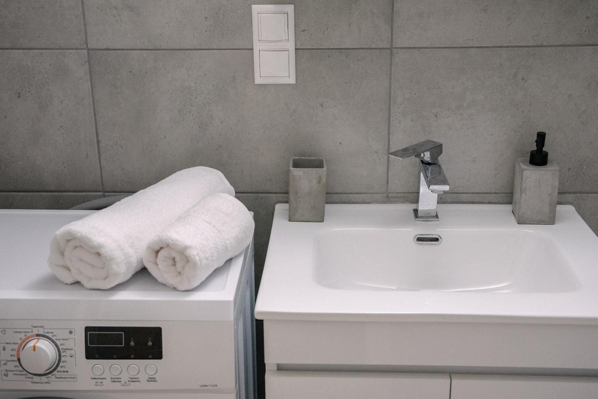3Cs Athens Ampelokipoi Comfy Flat Ft Patio Airport Direct Day N Night Appartement Buitenkant foto